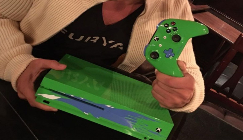 Paul Walker ကို ဂုဏ်ပြုတဲ့အနေနဲ့ Custom-Made Xbox One S ကို ထုတ်လုပ်ပေးခဲ့တဲ့ Microsoft