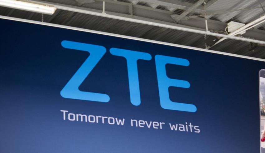 ZTE ကနေ မျက်နှာပြင်နှစ်ခုကို ခေါက်သိမ်းလို့ရတဲ့စမတ်ဖုန်းအသစ်ကို မိတ်ဆက်ပေးသွားဖွယ်ရှိ