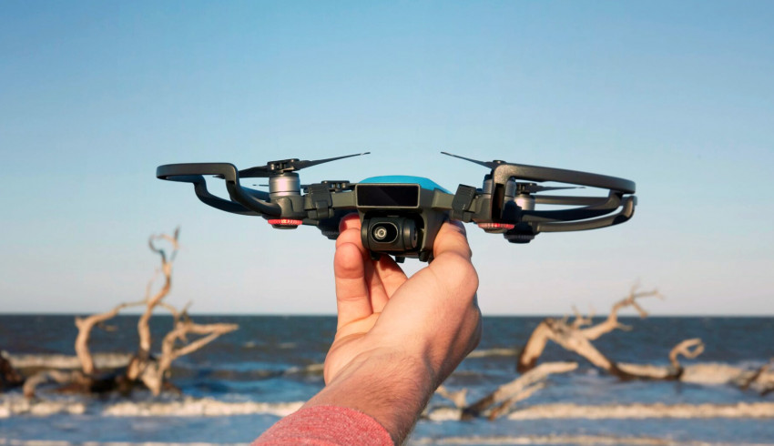 DJI ကုမ္ပဏီက ၄၉၉ ဒေါ်လာတန် "Spark" Drone ကို မိတ်ဆက်