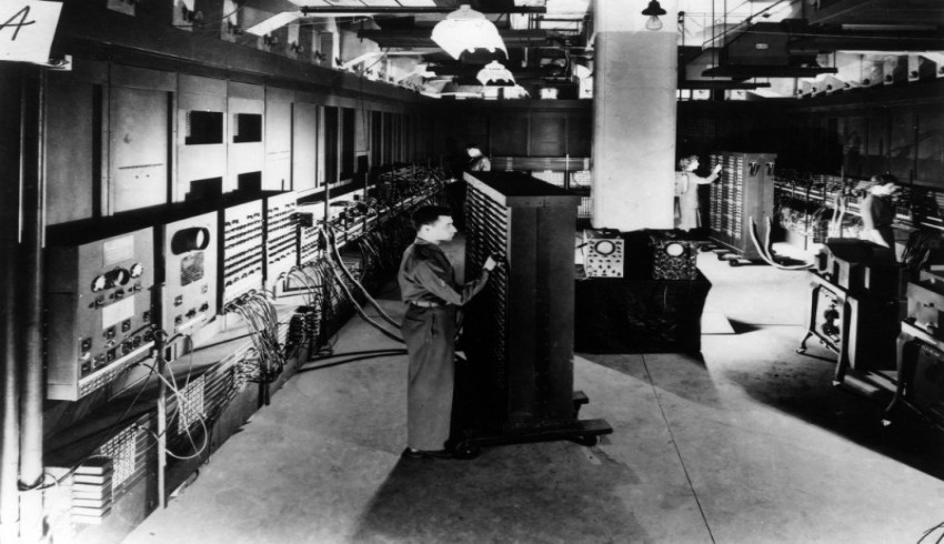 ဒီနေ့ဟာ ENIAC လို့ခေါ်တဲ့ ကွန်ပျုတာကို စ တင်တည်ဆောက်ခဲ့တဲ့နေ့ဖြစ်ပါတယ်။